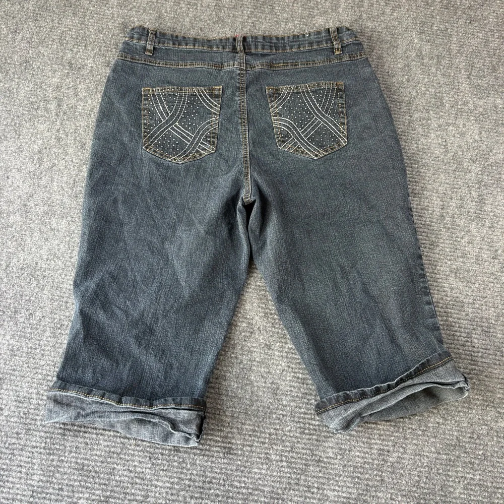 Jeanbay Womens 14W Dark Wash Rhinestone Back Pocket Cuffed Bermuda Shorts Capri